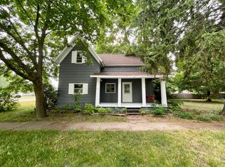 122 S Sherman St, Howard City, MI 49329