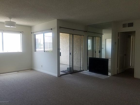 livingrm3