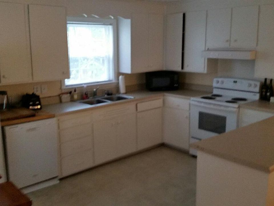 2nd image of 8 Myrtle Ct