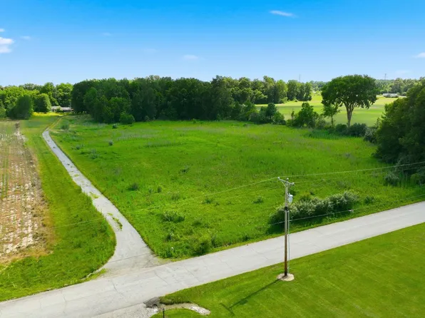 5002 N County Line Rd E, Auburn, IN 46706