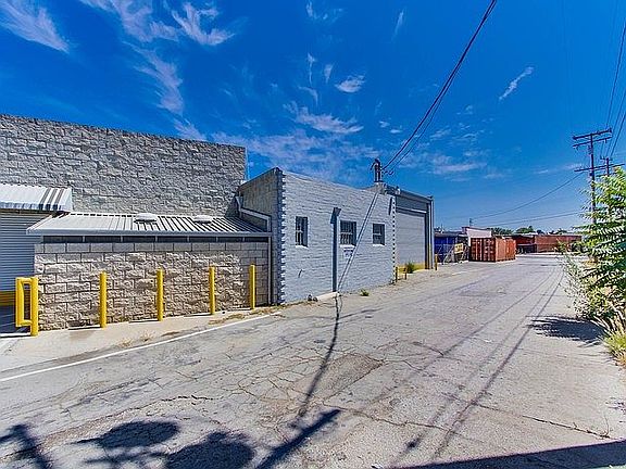3rd image of 424 S Gladys Ave