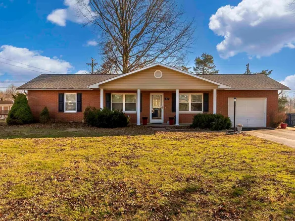 817 W Collins St, Goreville, IL 62939