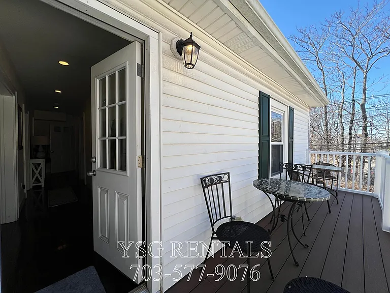 235 Everett St #235 — Photo 35
