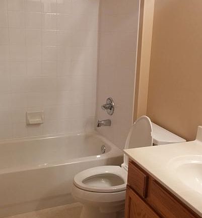 3rd image of 3048 Westminster Dr APT 207