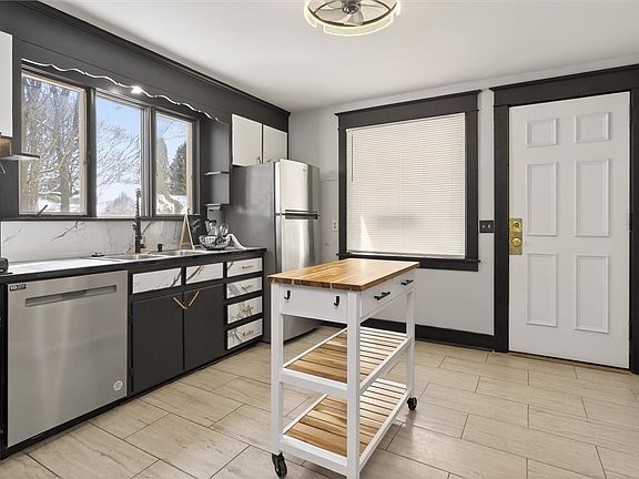 5th image of 145 Devonshire Ct