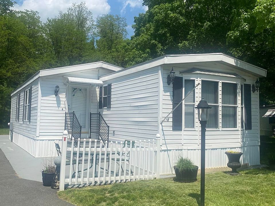1st image of 18 Parkwood Dr