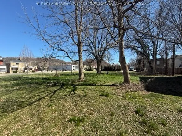 1547 Washington St E, Charleston, WV 25311