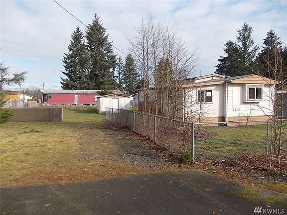 3rd image of 2720 114th Ave SW