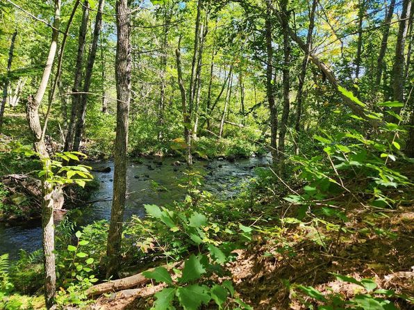 28 Cemetery Road, Montville, ME 04941