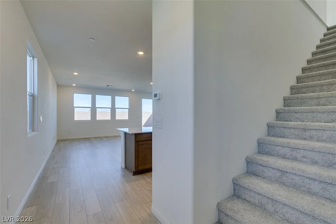 4 bed, 2.5 bath, 2069 sqft, $2,995 — Photo 3