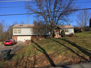 1647 Forest Acres Dr, Clarks Summit, PA 18411