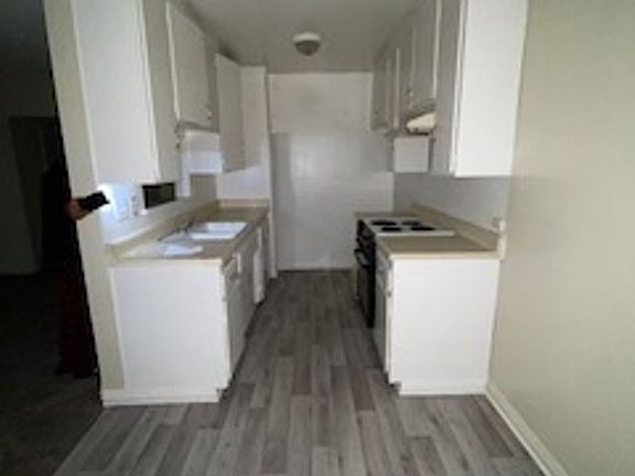 2nd image of 1677-1679 W 259th Pl #B-1679
