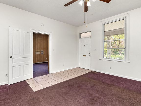 3rd image of 10 Edwards St