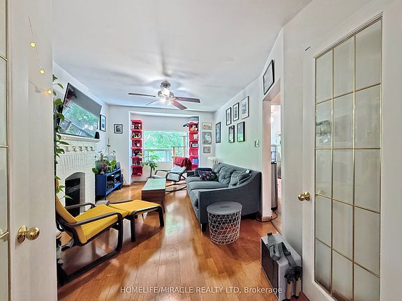 4th image of 121 Medland St