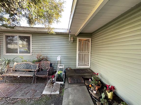 4th image of 1250 Carnelian Dr