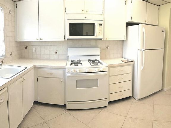 3rd image of 6020 Shore Blvd S APT 509