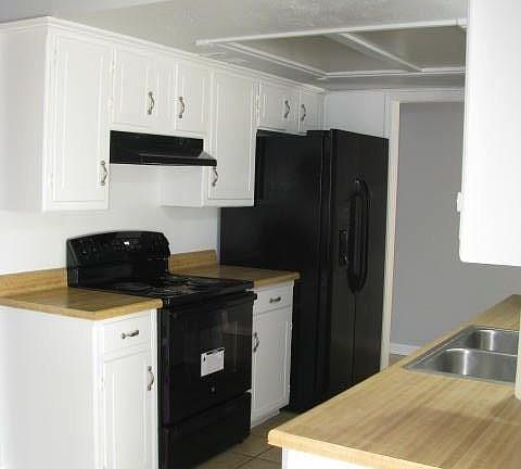 5th image of 17 Vickie Dr