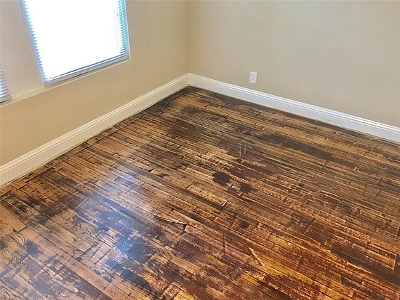 2nd image of 3929 Glenhaven Blvd