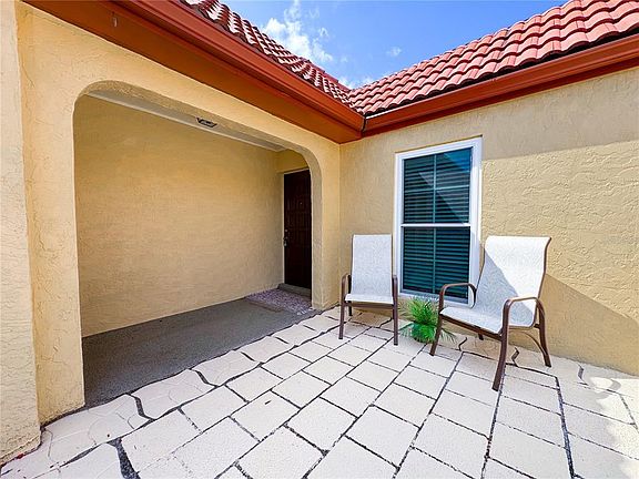2nd image of 914 W FAITH CIRCLE