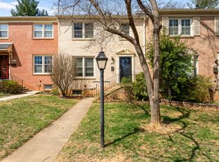 1808 Golf View Ct, Reston, VA 20190
