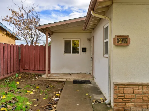 1213 Rogers St, Madera, CA 93638