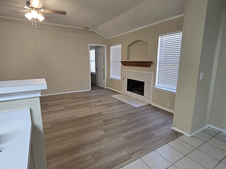 1108 Springcreek Dr — Photo 4