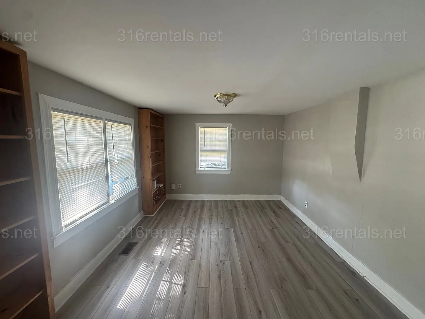 $850 - 2 bed 1 bath - Single Family Home — Photo 2