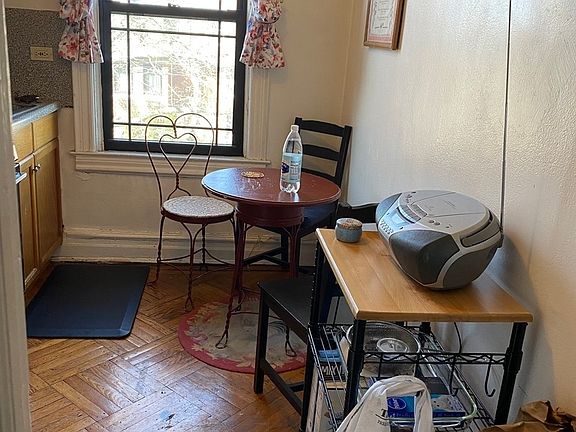 2nd image of 2145 38th St