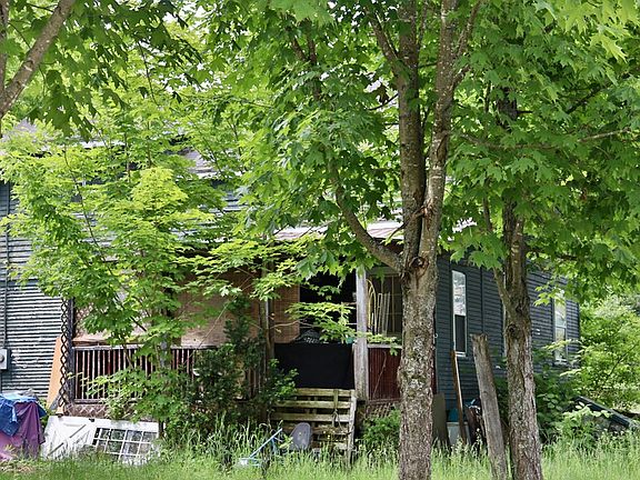 4th image of 40 Saranac St