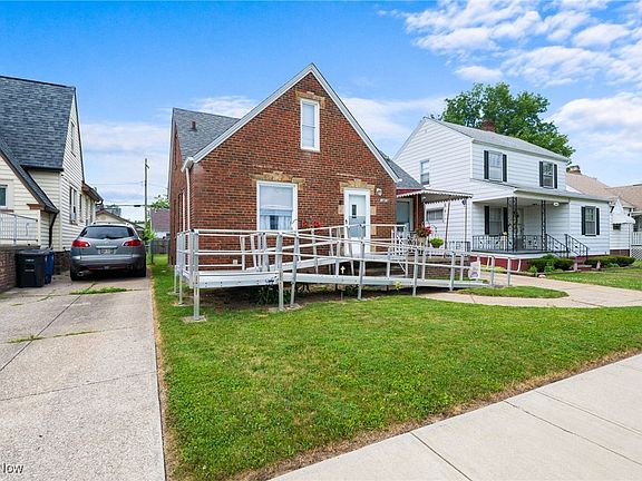 2nd image of 13818 Wainstead Ave
