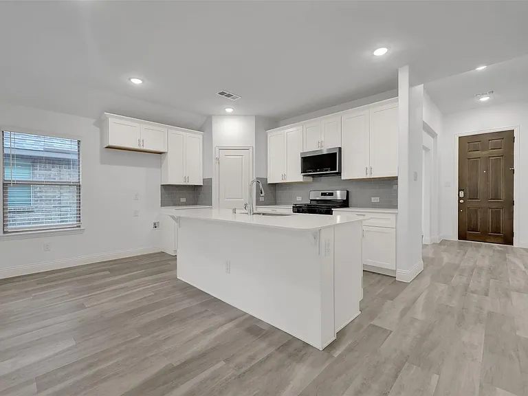 438 Camille Xing — Photo 12