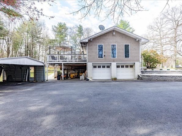 1083 Broadway Rd, Dracut, MA 01826