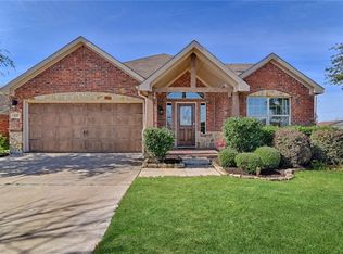 102 Bison Meadow Dr, Waxahachie, TX 75165