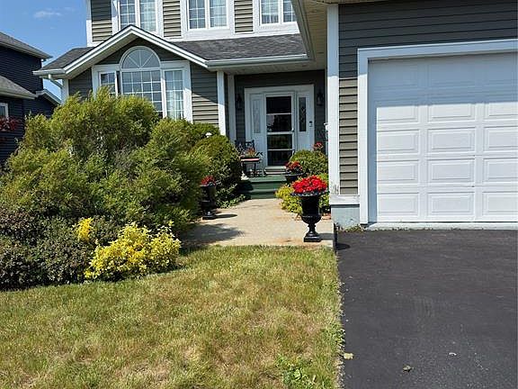 3rd image of 39 Cheyne Drive