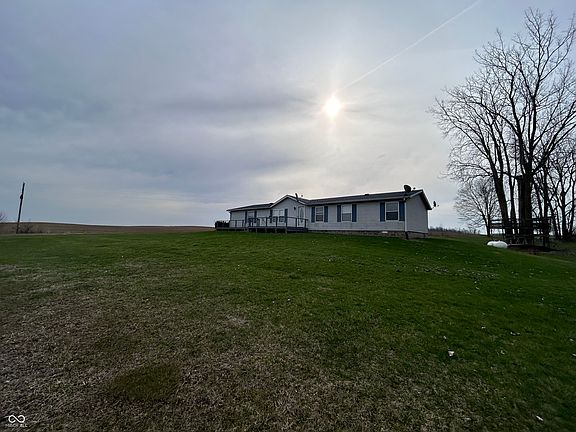 4th image of 8069 W County Road 450 S