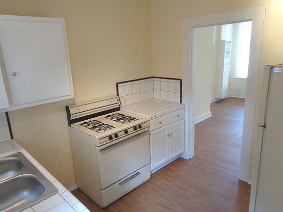 5th image of 322 W Cota St APT B