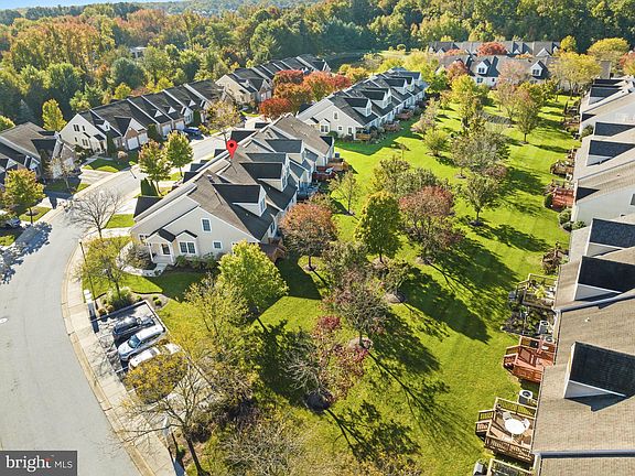 3rd image of 428 E Red Lion Dr
