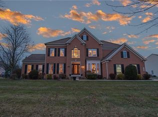 2187 Dubonnet Dr, Macungie, PA 18062