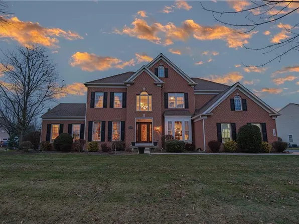 2187 Dubonnet Dr, Macungie, PA 18062