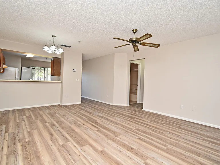 144 Reserve Cir #112 — Photo 3