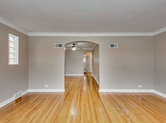 5th image of 6054 W Melrose St
