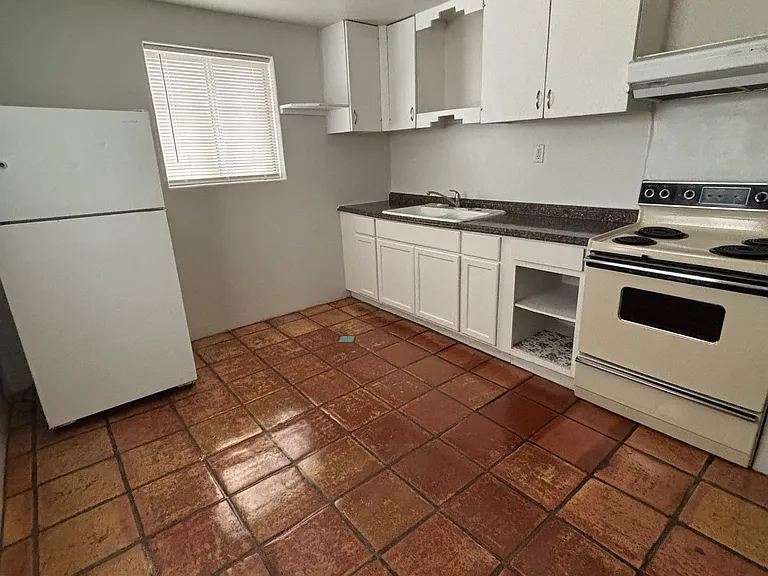 5760 E 23rd St #B — Photo 19
