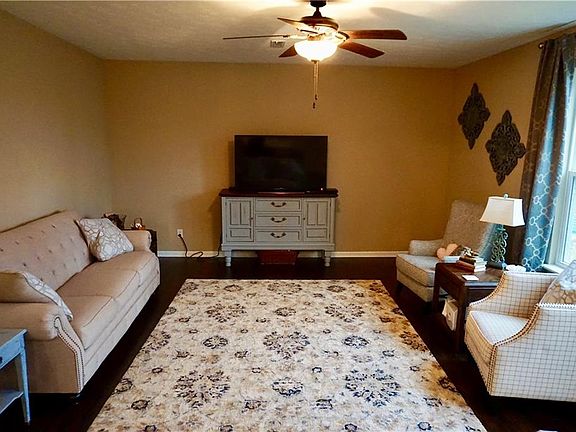 5th image of 487 Carol Dr