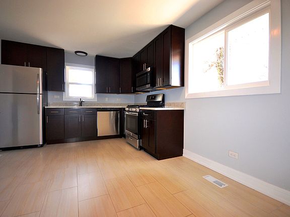 5th image of 7058 W 96th Pl