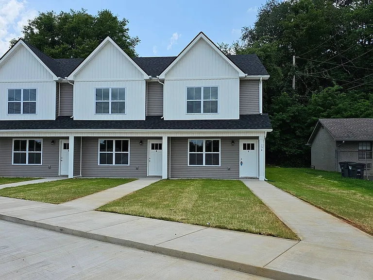 134 Walnut St #A — Photo 1