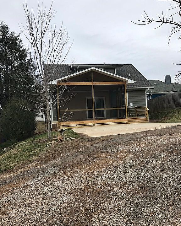 2nd image of 116 Bartlett St