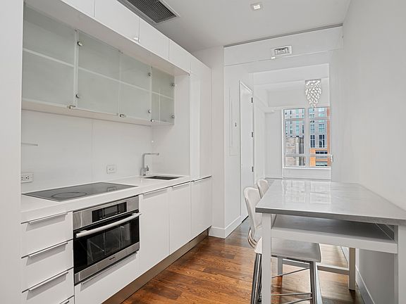 5th image of 111 Fulton St APT 704