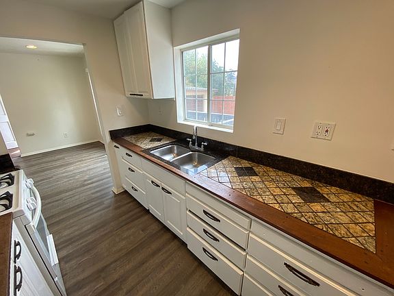 5th image of 1023 51st St #1025