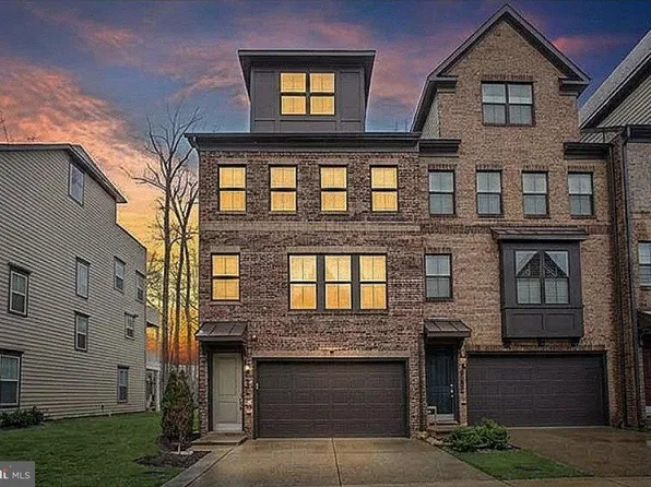 3799 Rainier Dr, Fairfax, VA 22033