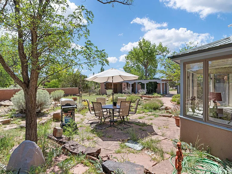 1316 Cerro Gordo Rd — Photo 33